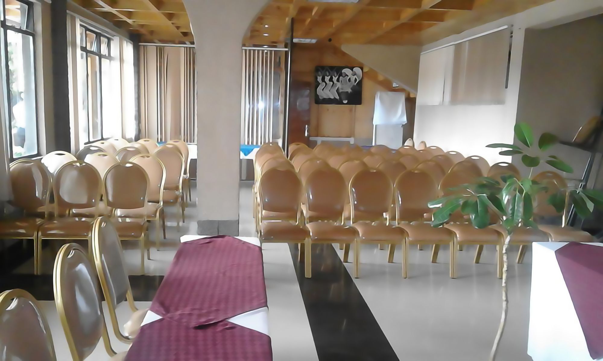 Bison Hotel Nakuru Bagian luar foto