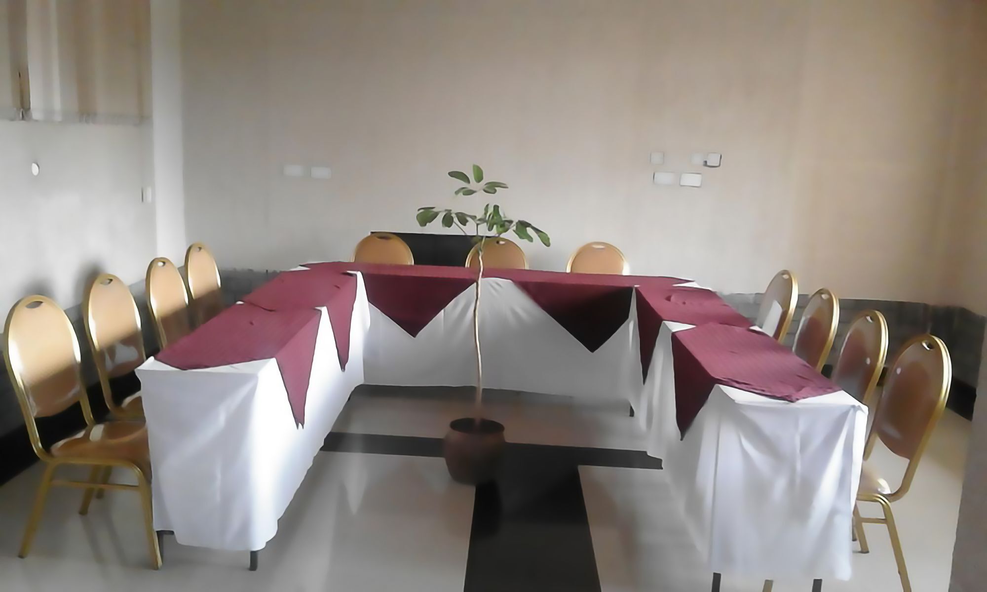 Bison Hotel Nakuru Bagian luar foto